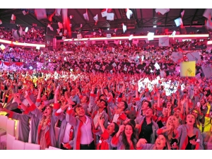 İkü 20. Dönem Mezunlarını Uğurladı