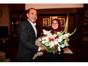 Lgs Türkiye Birincisi Abem’li Azra’dan Başkan Sözlü’ye Teşekkür Ziyareti