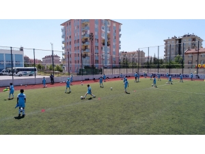 Selçuklu’ya 62 Suni Çim Saha Daha Yapılıyor