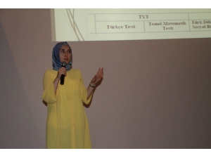 Yeni Sistemin İlk Sınavı Öncesi Öğrencilere Motivasyon Semineri