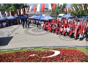 İzmit’te Kurtuluş Coşkusu Törenle Başladı