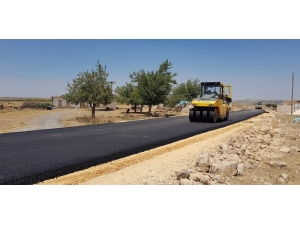 Köy Yollarının Asfaltlanma Çalışları Sürüyor