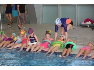 Adapazarı Belediyesi Yüzme Kursu Start Verdi