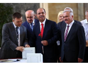 Tbmm’de Milletvekili Kayıtları Devam Ediyor