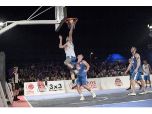 Basketbol Şölenine Dikili Ev Sahipliği Yapacak