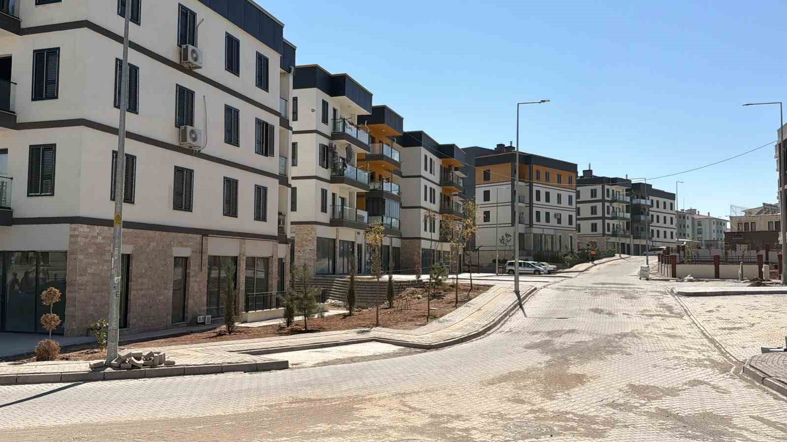 adiyaman-da-eski-yapilarin-yerini-modern-konutlar-aldi