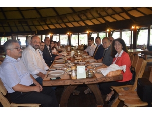 Vali Büyükakın Basın Mensuplarıyla Bir Araya Geldi