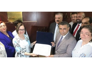 Mhp Ve Chp Gaziantep Milletvekilleri Mazbatalarını Aldı