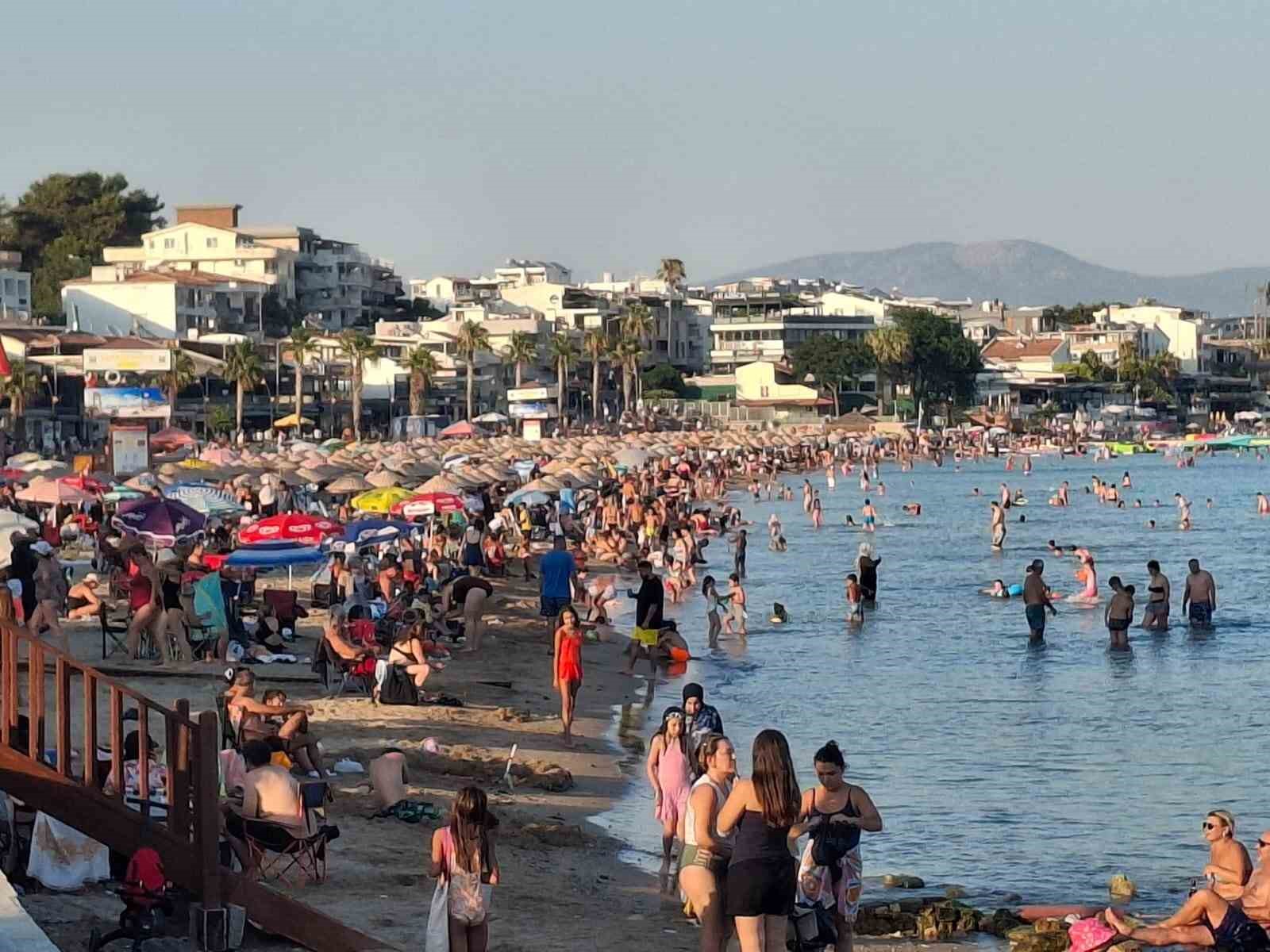didim-sahillerini-tatilciler-doldurdu