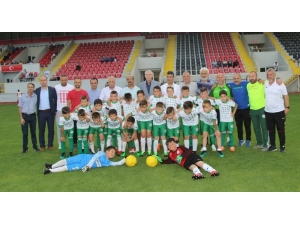 Tavşanlı’da ’Miniminikler Futbol Festivali’