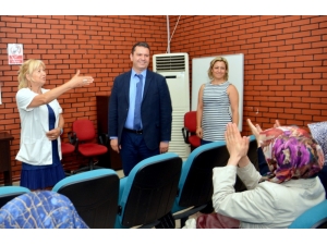 “Menopoz Okulu" İlk Dönem Programı Tamamlandı