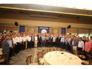 Büyükşehir Belediyesi Yöneticileriyle Değerlendirme Toplantısında Buluştu