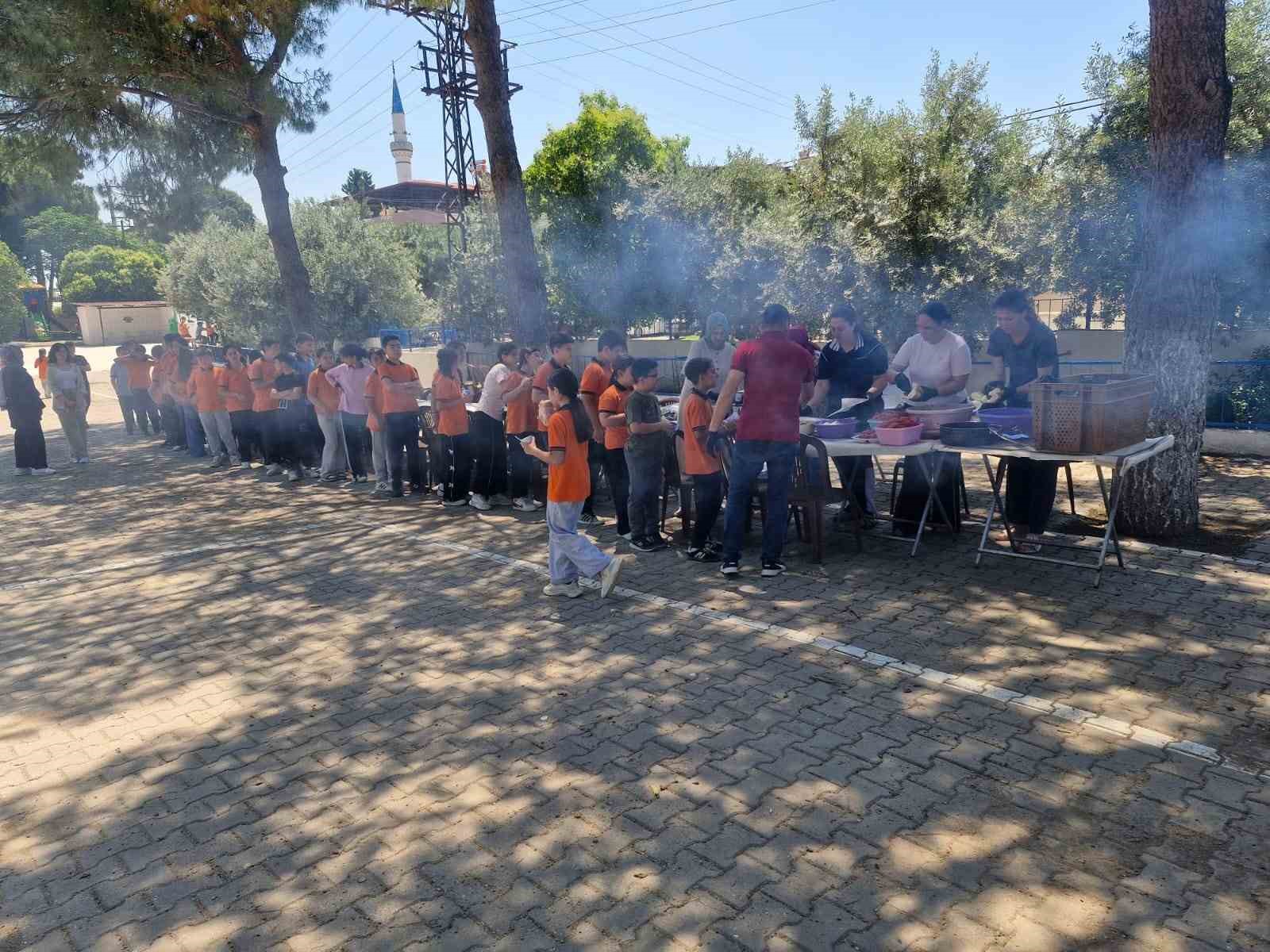 bayramin-bereketi-okul-bahcesine-tasindi