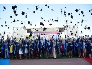 Düzce Üniversitesi’nden Mezuniyet Gururu