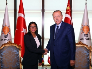 Cumhurbaşkanı Erdoğan, Venezuela Cumhurbaşkanı Yardımcısı Rodriguez’le Bir Araya Geldi