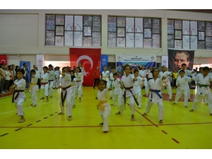 Yaz Spor Okulları Törenle Açıldı