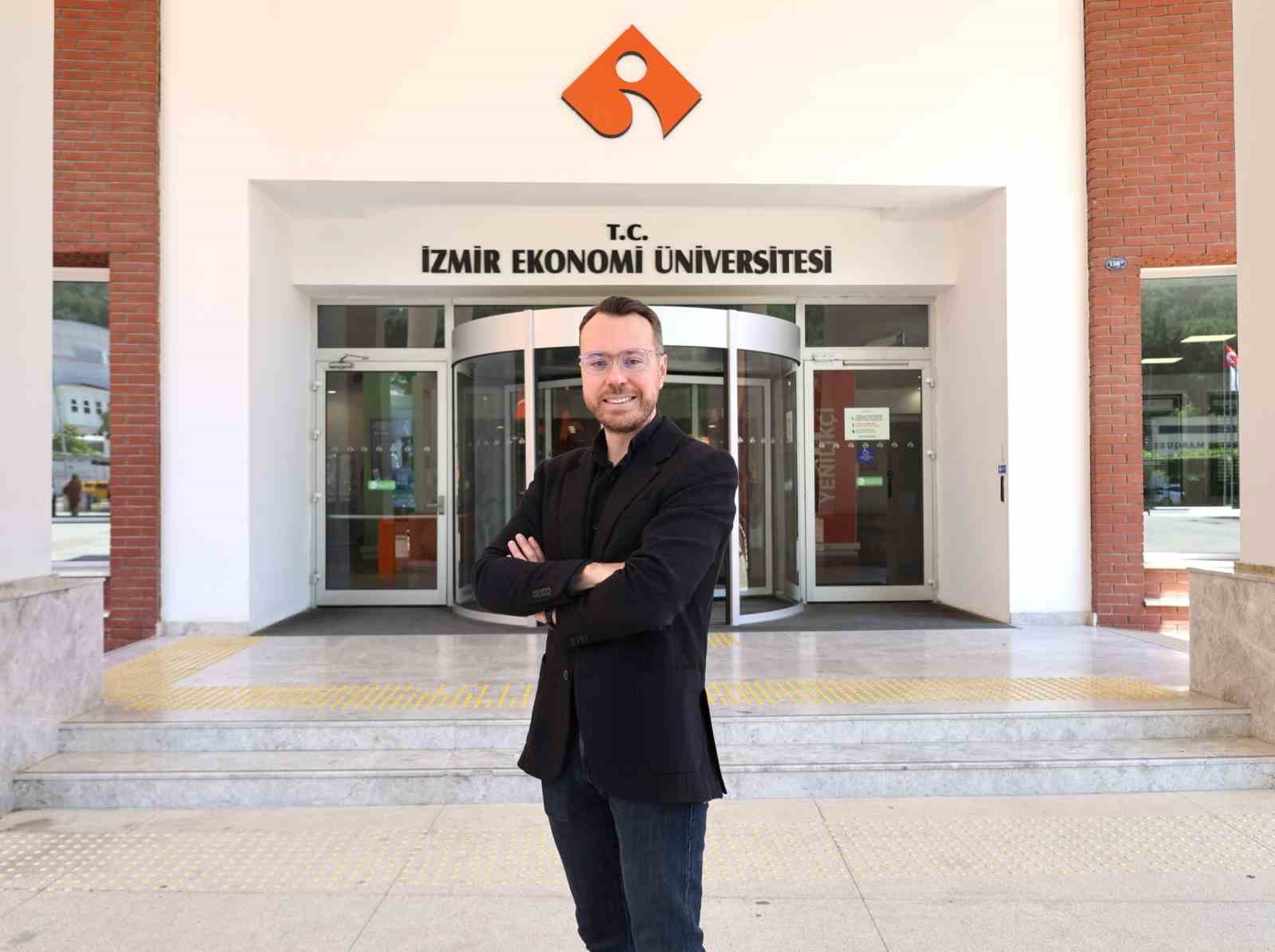 izmir-ekonomi-li-akademisyene-prestijli-odul
