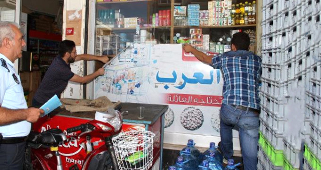 Esenyurt'ta, Suriyeli Esnaflara Ait Türkçe Olmayan Tabelalar Sökülüyor