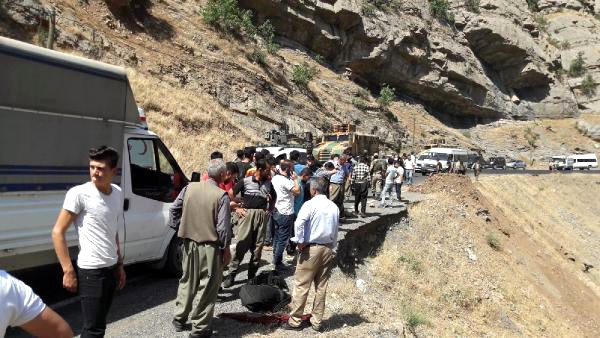 Şırnak'ta Şüphelileri Taşıyan Askeri Araç Şarampole Yuvarlandı: 1 Ölü, 12 Yaralı