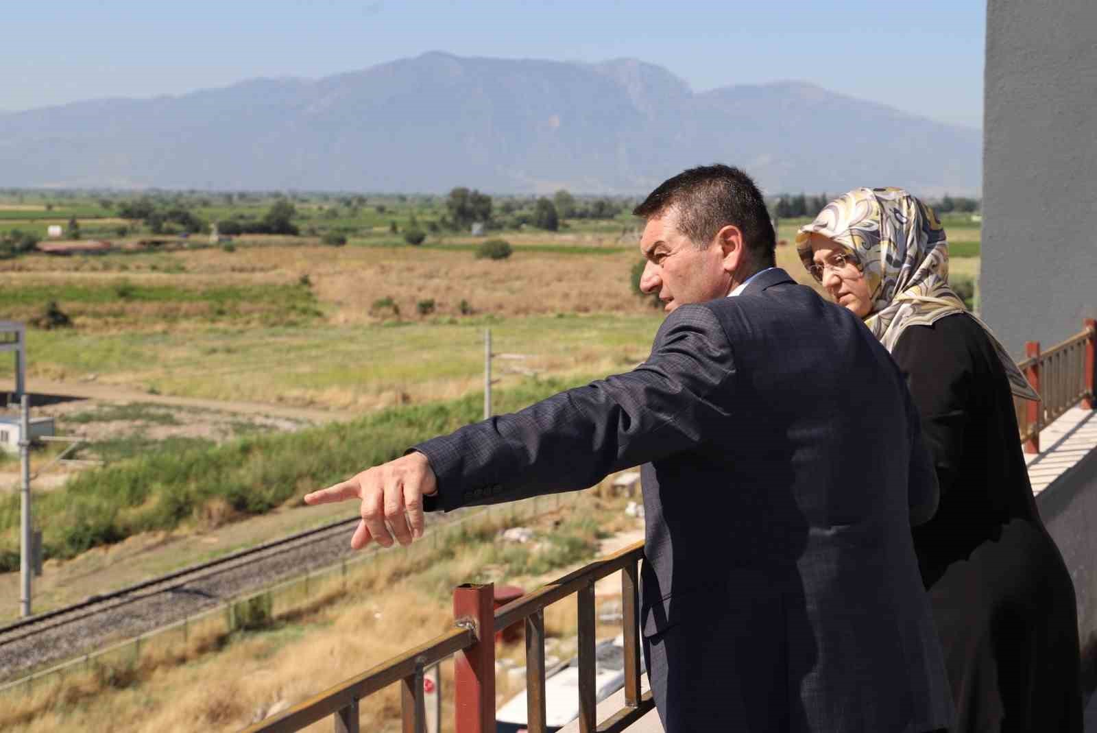 rektor-kibar-saruhanli-myo-insaatini-yerinde-inceledi