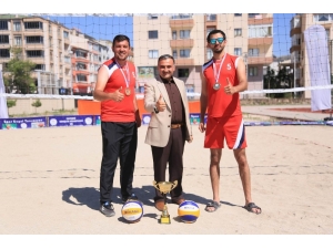 Plaj Voleybolunda Şampiyon Develi Belediyespor