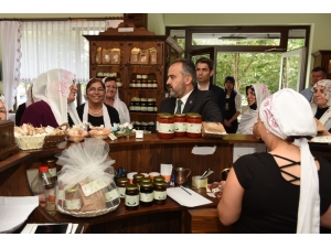 Üreten Kadınlara ‘Moral’ Ziyareti