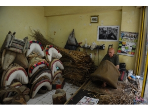 Bursalı Semerci Teknolojiye Direniyor