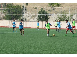 Evkur Yeni Malatyaspor Alt Yapısına 7 İlde Seçme Yapılacak