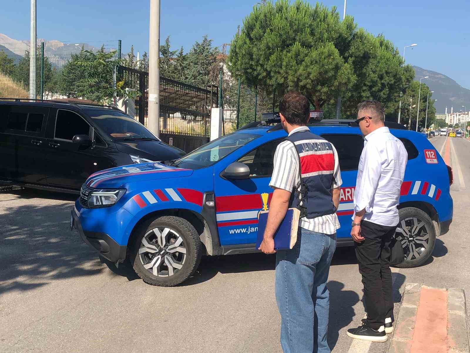 denizli-de-jandarmadan-uyusturucu-baskini-baro-baskani-ve-11-avukat-gozaltina-alindi