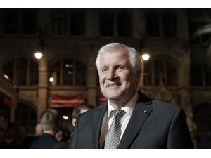 Mülteci Politikası, Almanya’da İstifa Getirdi.