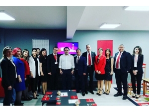 Mektebim Manisa Kampüsünden Başarılı Öğrencilere Burs