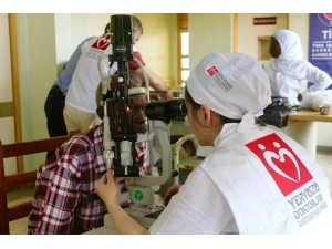 Turkcell Çalışanları Doğum Gününde Afrika’daki Bir Çift Gözü Sağlığına Kavuşturuyor