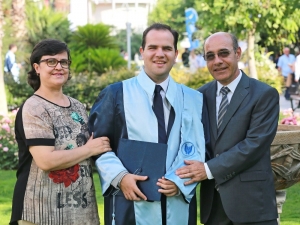 Görme Ve Kısmi İşitme Engelli Genç 3,5 Yılda Hukuk Fakültesini Bitirdi