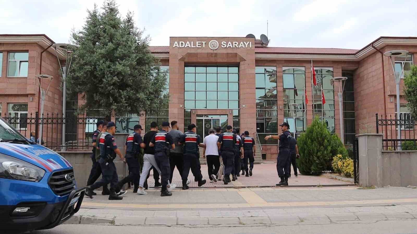 corum-da-yasa-disi-bahis-ve-kumar-operasyonu-8-tutuklama