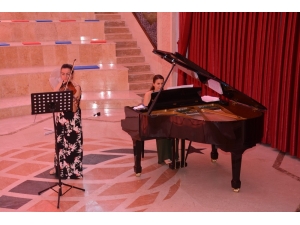 "Klasik Müzik Keman Resitali" Dinleyicilerle Buluştu