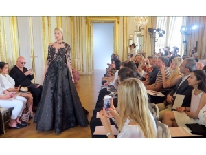 Paris Haute Couture Moda Haftası’ndan Renkli Görüntüler