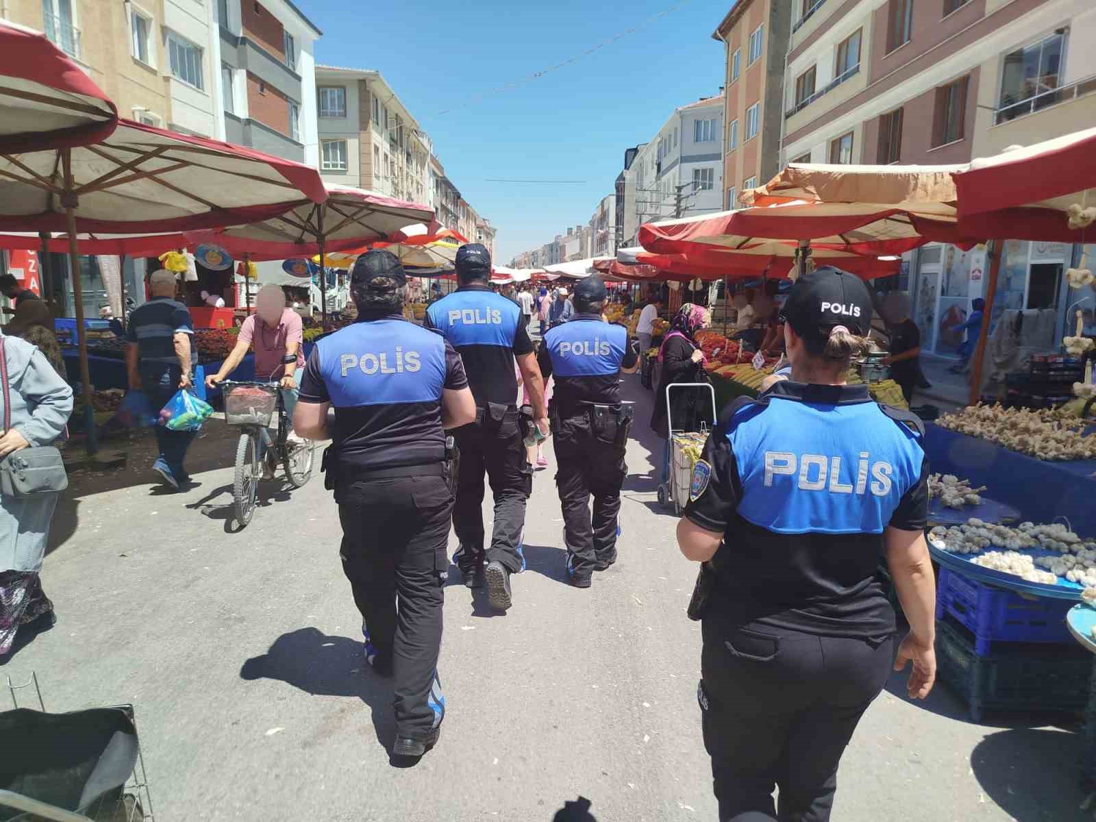 eskisehir-de-polis-vatandaslari-hirsizlik-ve-dolandiricilik-olaylarina-karsi-bilgilendirdi
