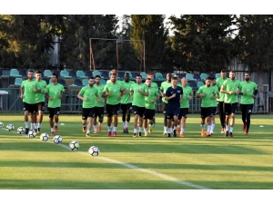 Akhisar Belediyespor Top Başı Yaptı