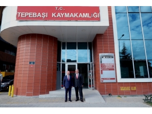 Vali Çakacak Tepebaşı Kaymakamlığı’nı Ziyaret Etti
