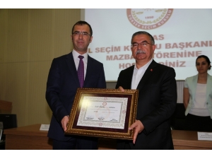 Ak Parti Sivas Milletvekilleri Mazbatalarını Aldı