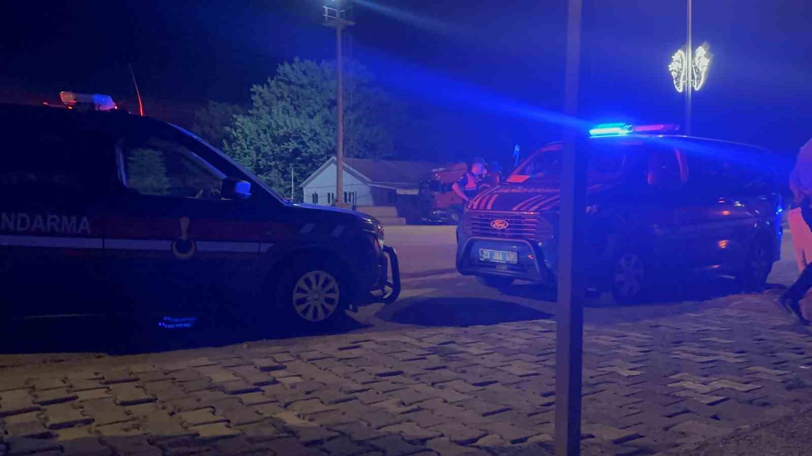 elazig-da-bicakli-ve-silahli-kavga-3-yarali