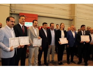 Ak Parti’li Vekiller Mazbatalarını Aldı