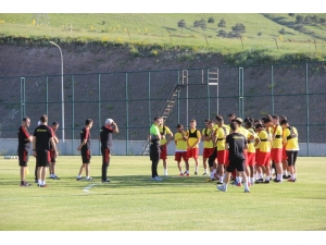 Göztepe, Erzurum’da Kampa Girdi