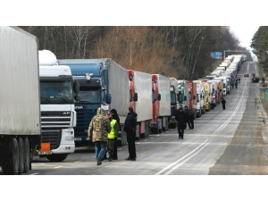 Rusya, Ukrayna’nın Ticaret Yasağını Uzattı