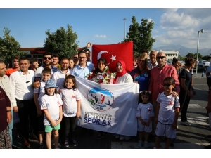 Büyükşehir Şampiyonlar Yetiştiriyor