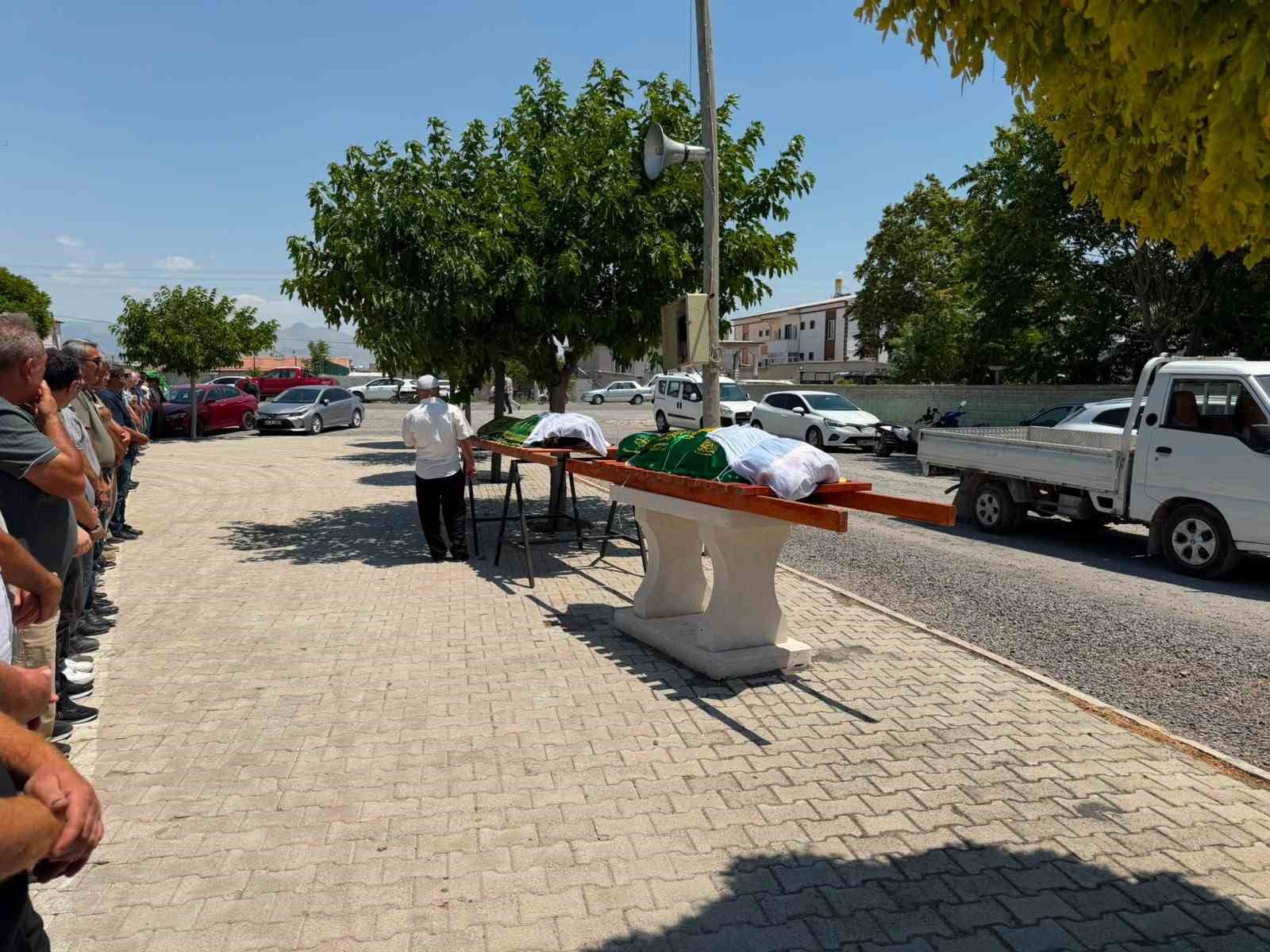 cinayete-kurban-giden-anne-ve-kizina-aci-veda