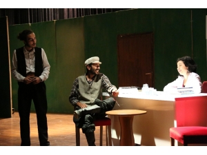 "Mış Gibi" Seyirciyle Buluştu