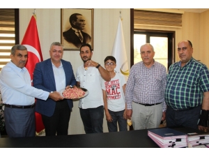 Yılın İlk Antepfıstığına Ödül