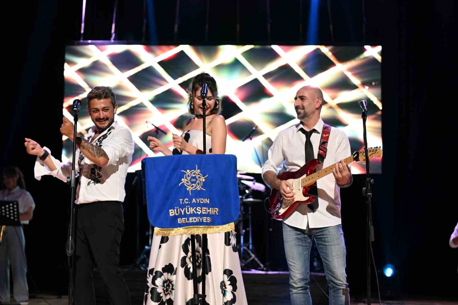 didim-de-80-ler-ve-90-lar-ruzgari-esti