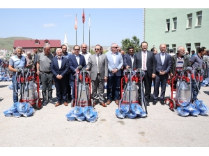 Çiftçilere Makine Ve Ekipman Destekleri Devam Ediyor
